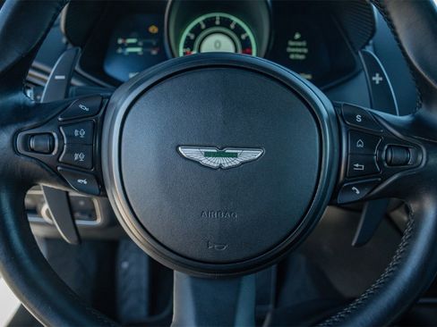 Used 2020 Aston Martin V8 Vantage Coupe image 21