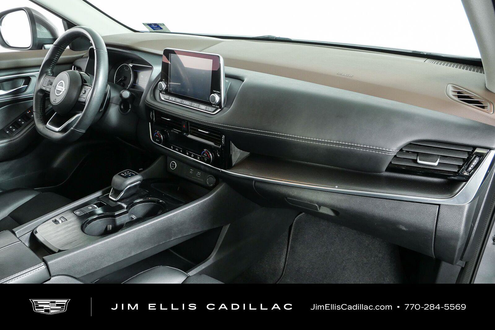 Used 2021 Nissan Rogue SV w/ Premium Package FWD image 24