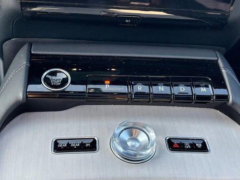 New 2025 Lincoln Navigator Reserve w/ Jet Appearance Package image 25