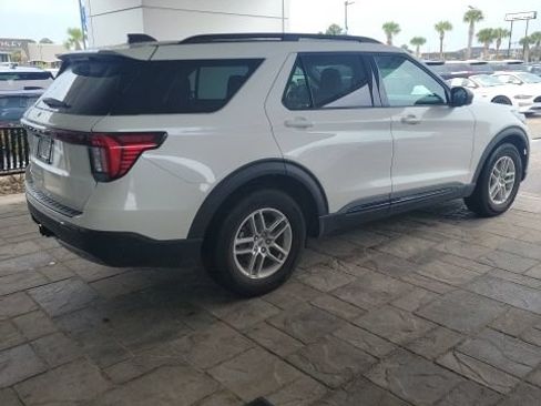 Used 2026 Ford Explorer Active w/ Active Comfort Package RWD image 6