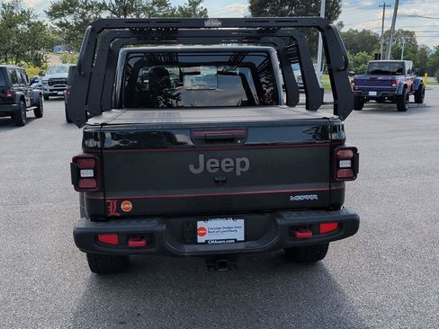 Used 2024 Jeep Gladiator Rubicon w/ Technology Group AWD/4WD image 6