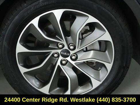 Certified 2021 Lincoln Nautilus Reserve AWD/4WD image 10