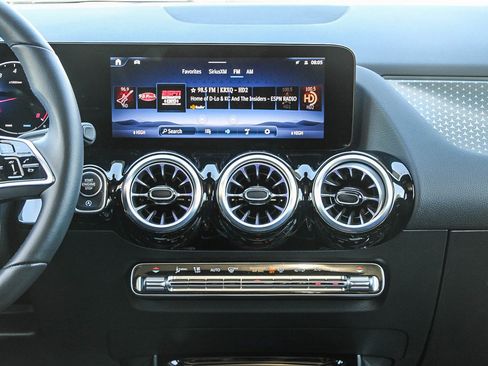 Certified 2025 Mercedes-Benz GLA 250 4MATIC image 13