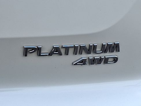 Used 2024 Nissan Pathfinder Platinum AWD/4WD image 30