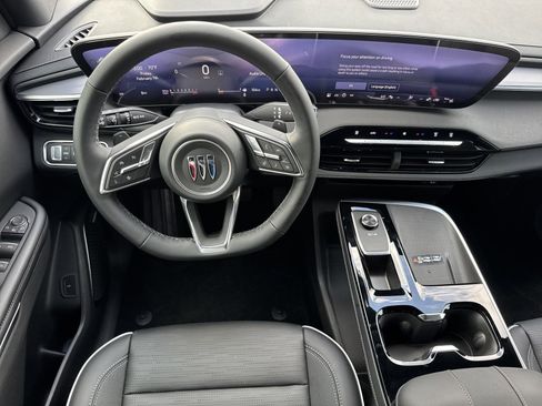 Used 2025 Buick Enclave Sport Touring w/ Power Package image 17