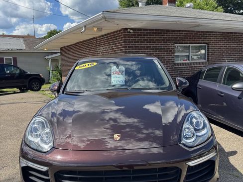 Used 2016 Porsche Cayenne S AWD/4WD image 11