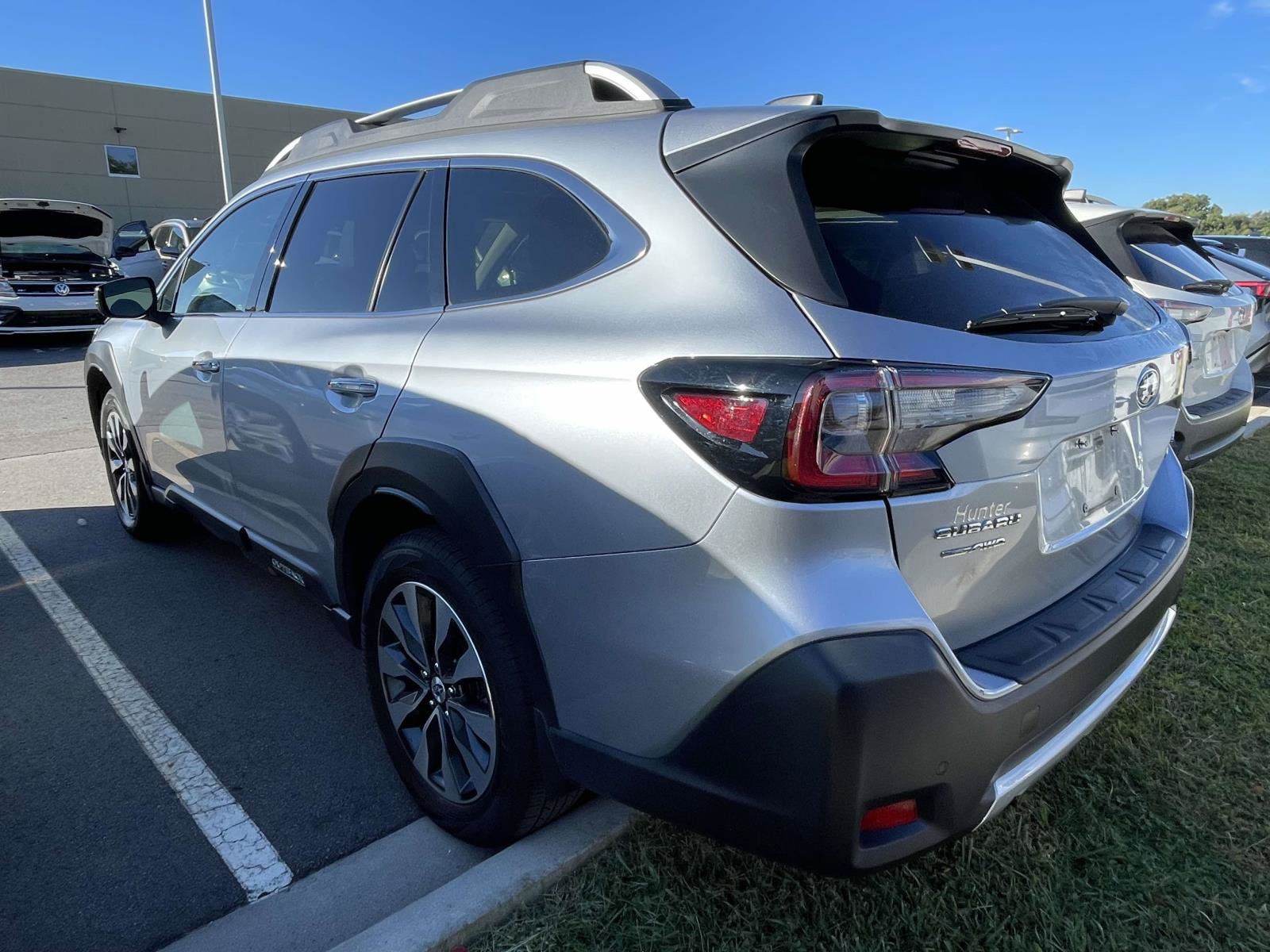 Used 2024 Subaru Outback Touring AWD/4WD image 3