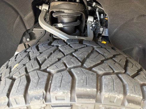 Used 2025 GMC Sierra 1500 AT4 w/ AT4 Premium Package image 11