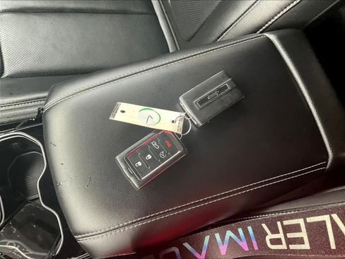 Used 2023 Jeep Grand Cherokee Limited w/ Luxury Tech Group II image 30