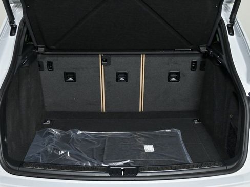 New 2026 Porsche Macan image 31