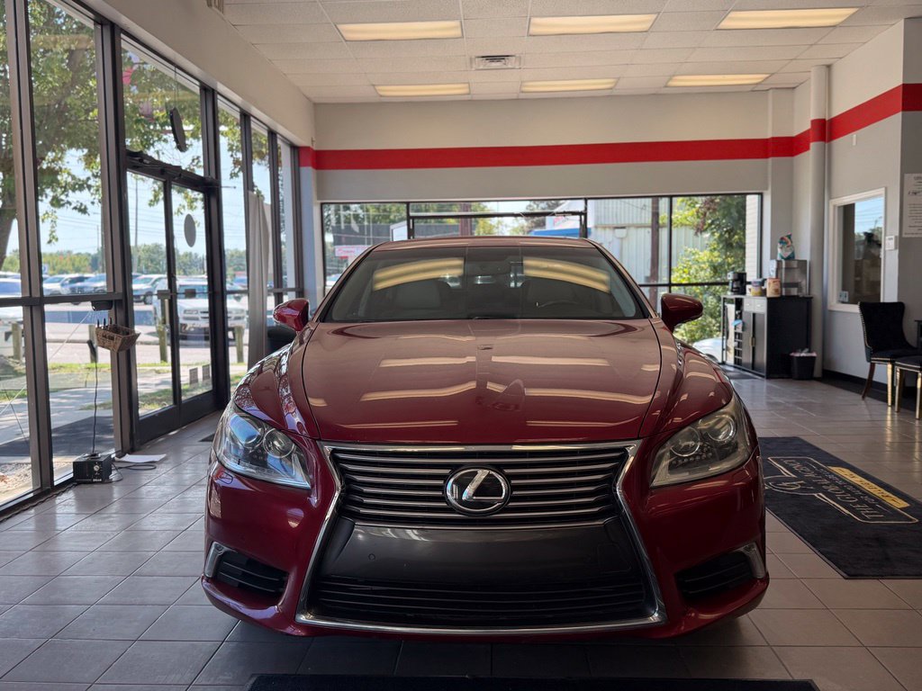 Used 2014 Lexus LS 460 w/ Comfort Package RWD image 2