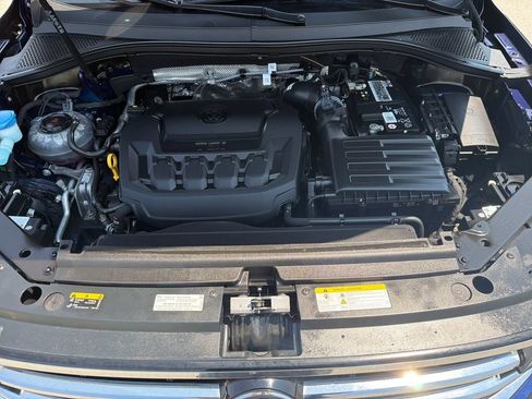 Certified 2023 Volkswagen Tiguan SE w/ Panoramic Sunroof Package AWD/4WD image 29