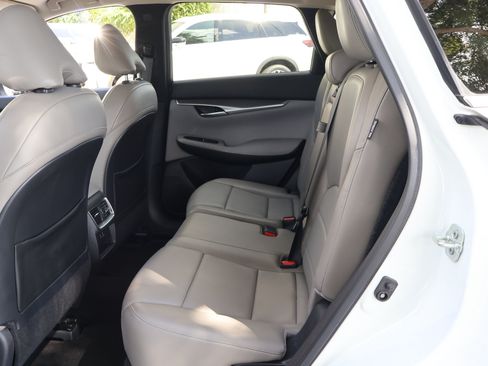 Certified 2023 INFINITI QX50 Luxe FWD image 17