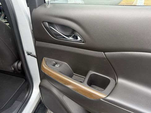 Used 2019 GMC Acadia SLE image 36