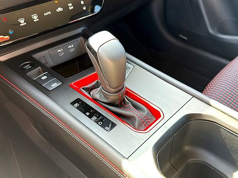 New 2026 Nissan Kicks SR image 24