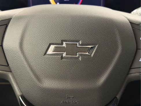 Used 2024 Chevrolet Trax RS w/ Sunroof Package FWD image 17