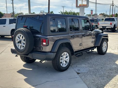 Used 2023 Jeep Wrangler Unlimited Sport AWD/4WD image 7