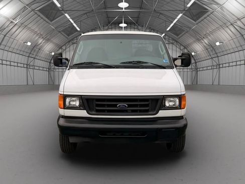 Used 2003 Ford E-350 and Econoline 350 Super Duty image 2