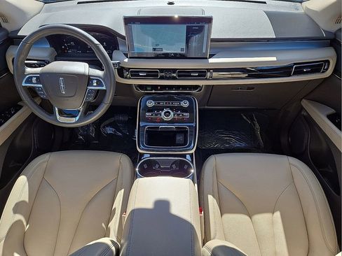 Used 2023 Lincoln Nautilus FWD w/ Premium Package image 15