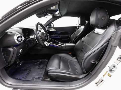 Used 2022 Mercedes-Benz SL 55 AMG 4MATIC w/ Driver Assistance Package image 9