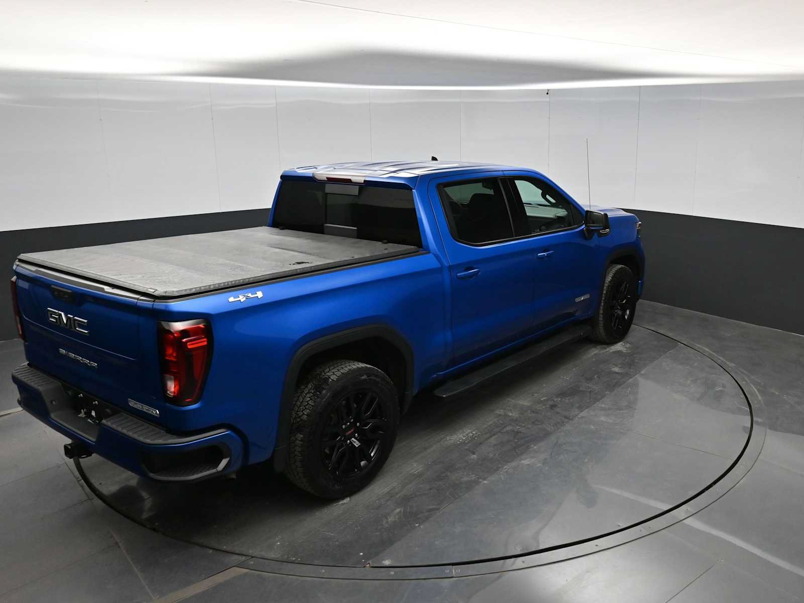 Used 2024 GMC Sierra 1500 Elevation w/ Preferred Package AWD/4WD image 32