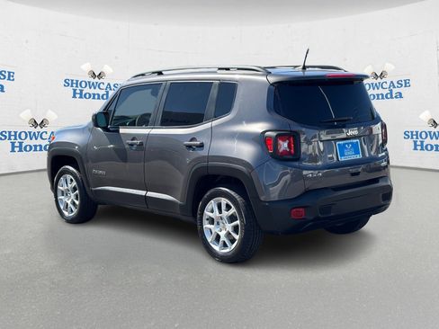 Used 2019 Jeep Renegade Latitude w/ Popular Equipment Group image 5