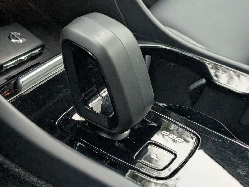 Certified 2024 Volvo C40 Recharge Core AWD/4WD image 42