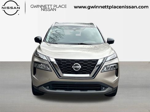 Used 2021 Nissan Rogue SL image 2