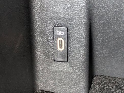 Used 2023 Volkswagen Atlas Cross Sport SE image 32