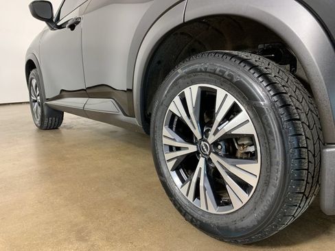 Used 2023 Nissan Rogue SV AWD/4WD image 15