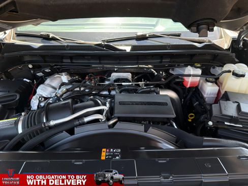 Used 2024 GMC Sierra 2500 AT4 w/ AT4 Preferred Package AWD/4WD image 15