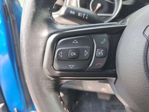 Used 2021 Jeep Gladiator Sport AWD/4WD image 16