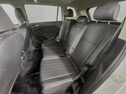 Used 2023 Volkswagen Tiguan SE w/ Panoramic Sunroof Package AWD/4WD image 20