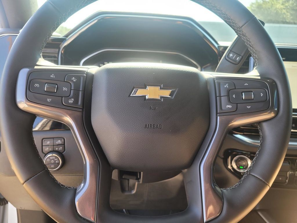 Used 2026 Chevrolet Silverado 2500 High Country AWD/4WD image 30