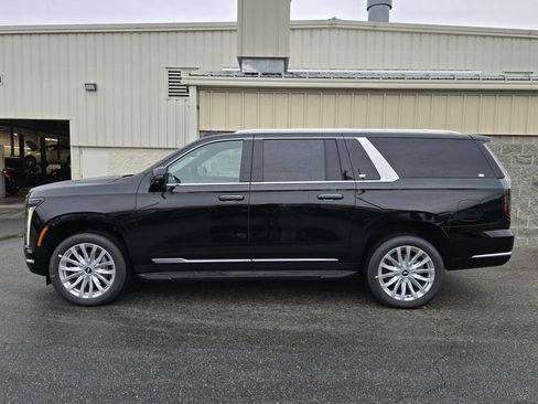 New 2026 Cadillac Escalade ESV 4WD image 3