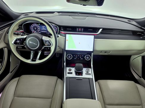 Used 2024 Jaguar XF R-Dynamic SE AWD/4WD image 37