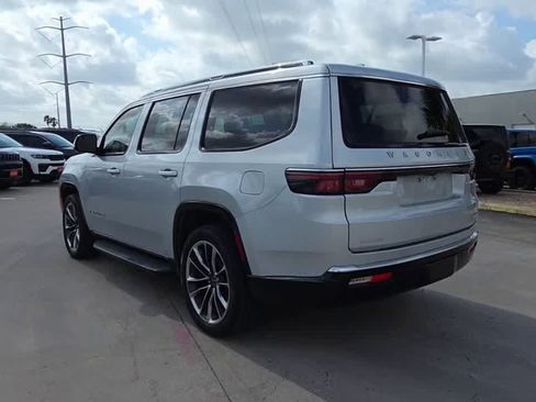 Used 2022 Jeep Wagoneer Series III w/ Flexible Seating Group AWD/4WD image 6