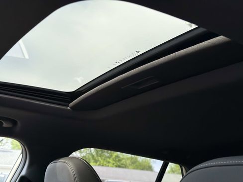 New 2026 Chevrolet Trax RS w/ Sunroof Package FWD image 7