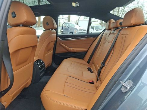 Used 2017 BMW 540i xDrive image 10