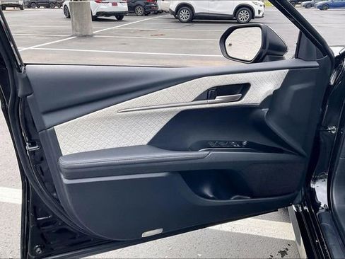 Used 2025 Toyota Camry XLE image 23