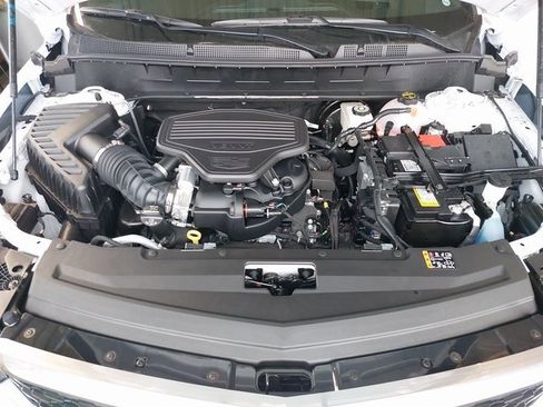 Used 2025 Cadillac Lyriq Sport image 34