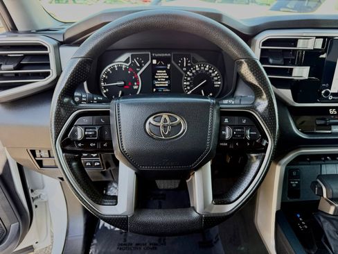 Used 2022 Toyota Tundra SR5 w/ SR5 Convenience Package AWD/4WD image 24