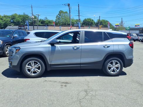 Used 2024 GMC Terrain SLE AWD/4WD image 4