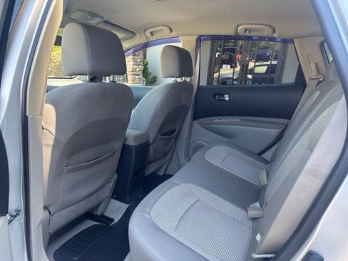 Used 2011 Nissan Rogue SV FWD image 12