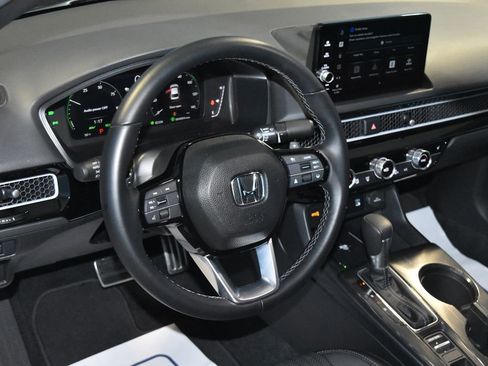 Used 2025 Honda Civic Sport Touring image 2