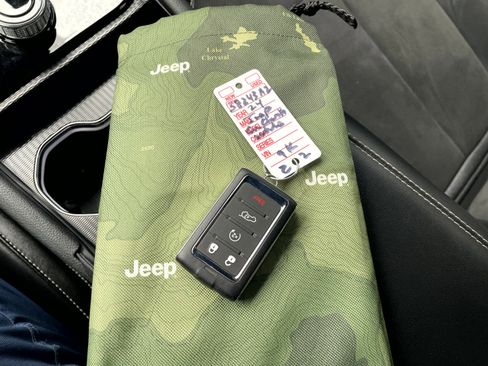 Used 2024 Jeep Grand Cherokee Altitude image 20