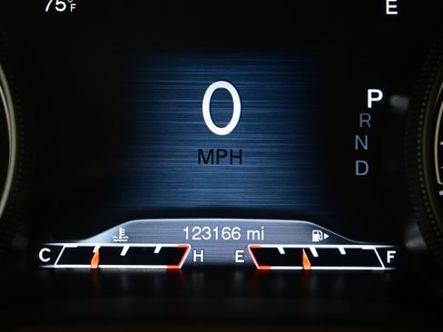 Used 2016 Jeep Cherokee Limited AWD/4WD image 23