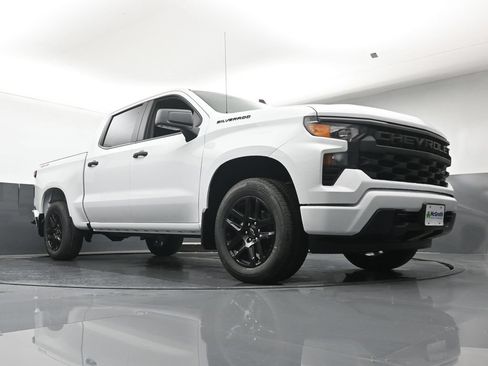 New 2026 Chevrolet Silverado 1500 Custom w/ LPO, Dark Essentials Package AWD/4WD image 24
