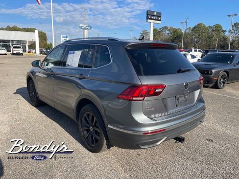 Used 2024 Volkswagen Tiguan SE FWD image 12