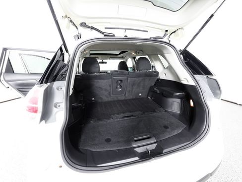Used 2015 Nissan Rogue SV AWD/4WD image 15